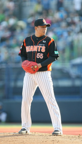 선발 등판한 김사율 선수